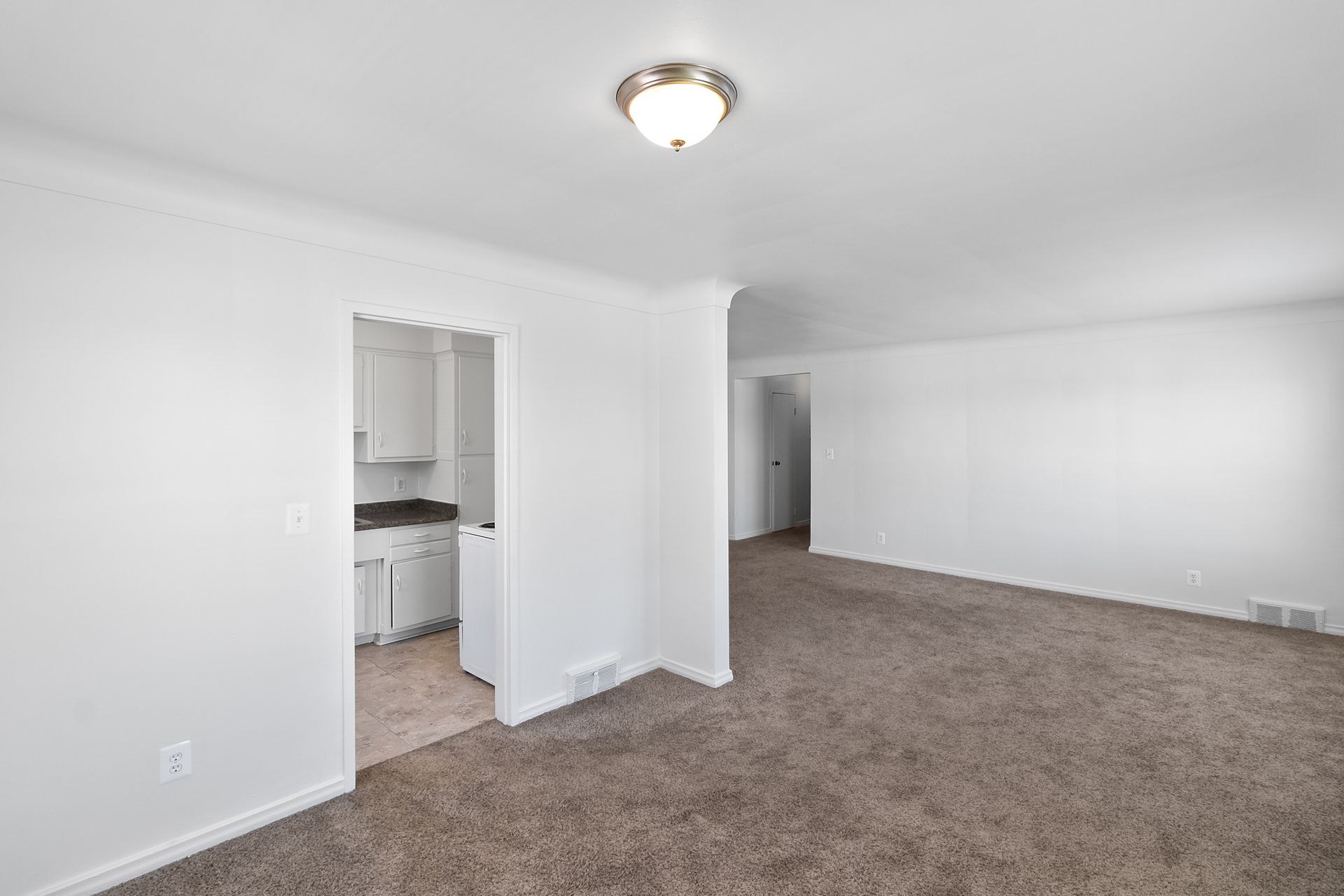 Pointe Garden interior shot 9