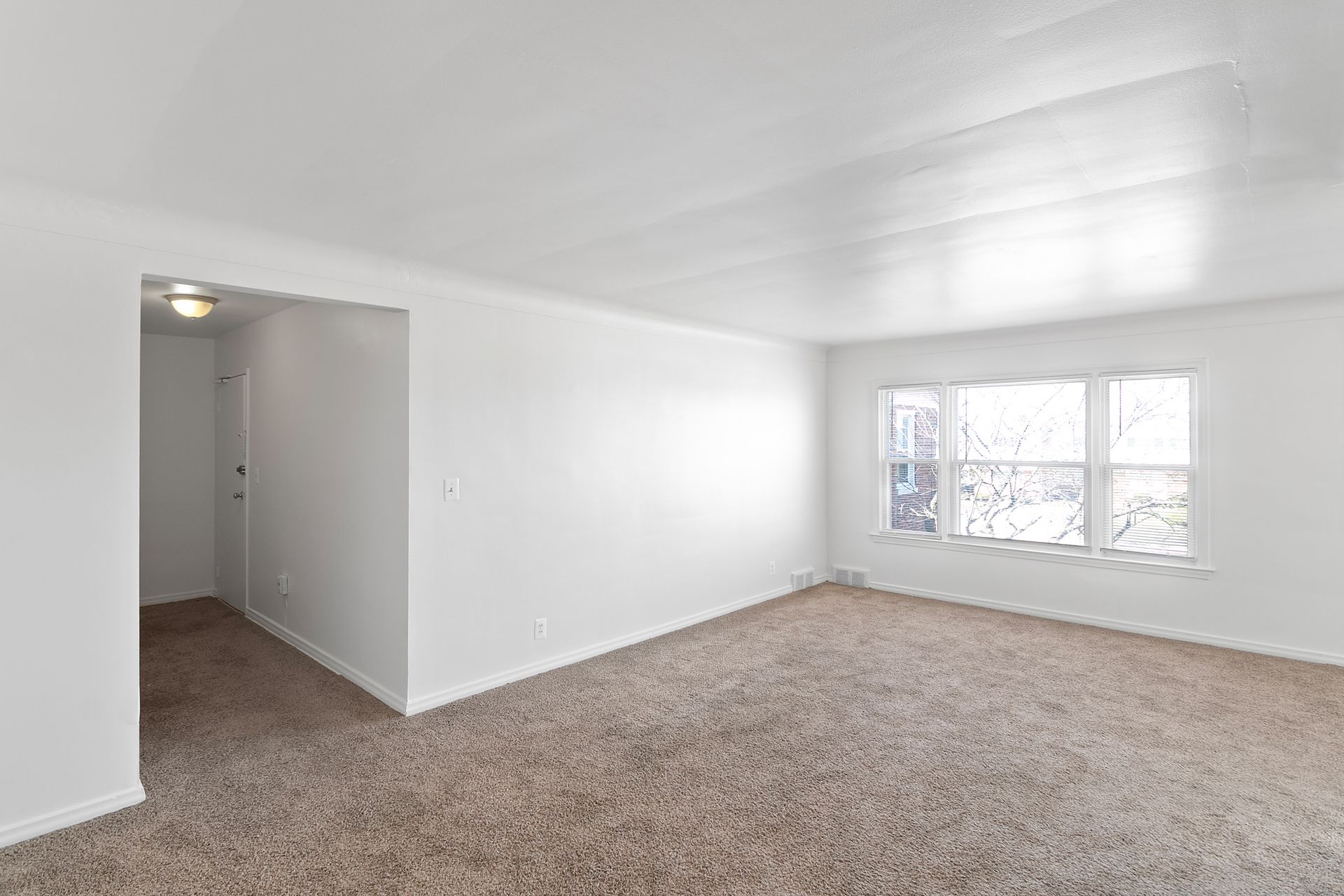 Pointe Garden interior shot 6