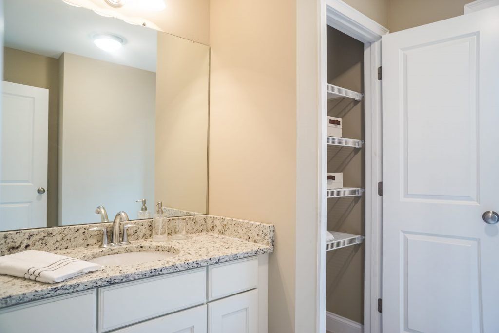 Unit C Interior bathoom 5