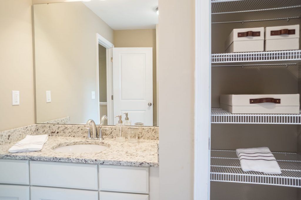 Unit C Interior bathoom 8