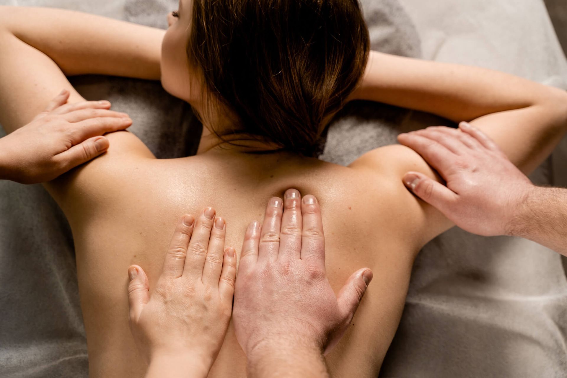 best 4 handed massage treatment in a downtown chicago spa