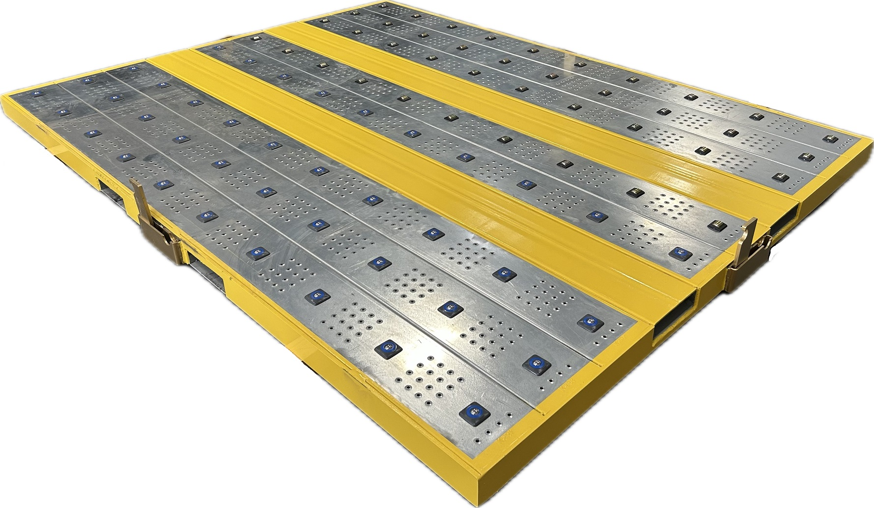 Omnidirectional 4-way access slave pallet with flip locks