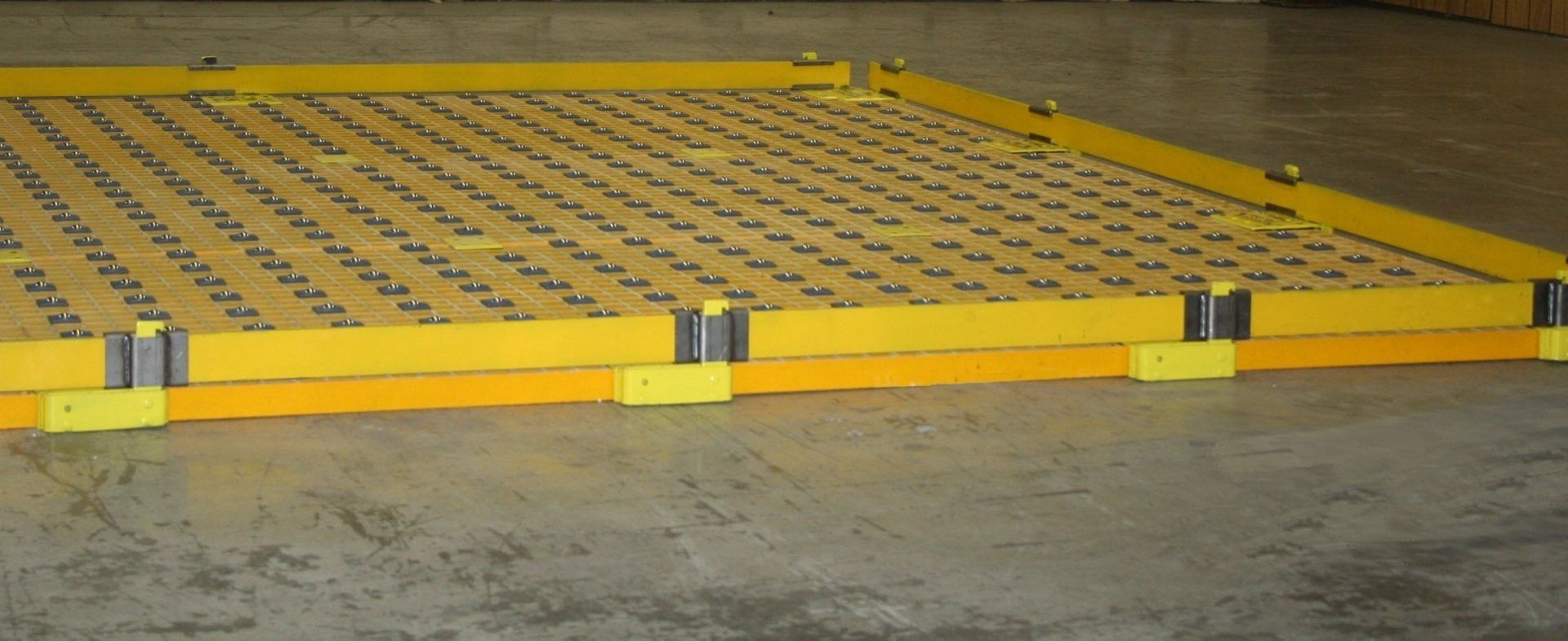 Fiberglass grating