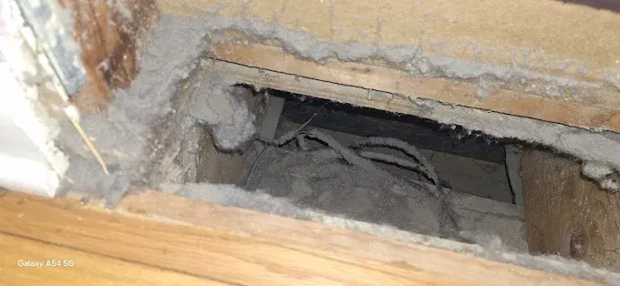 It looks like a tunnel with a hole in the middle of it.