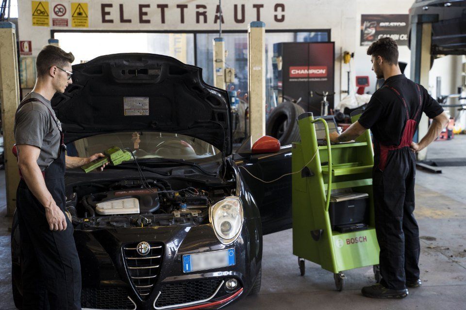 interventi di riparazione meccanica