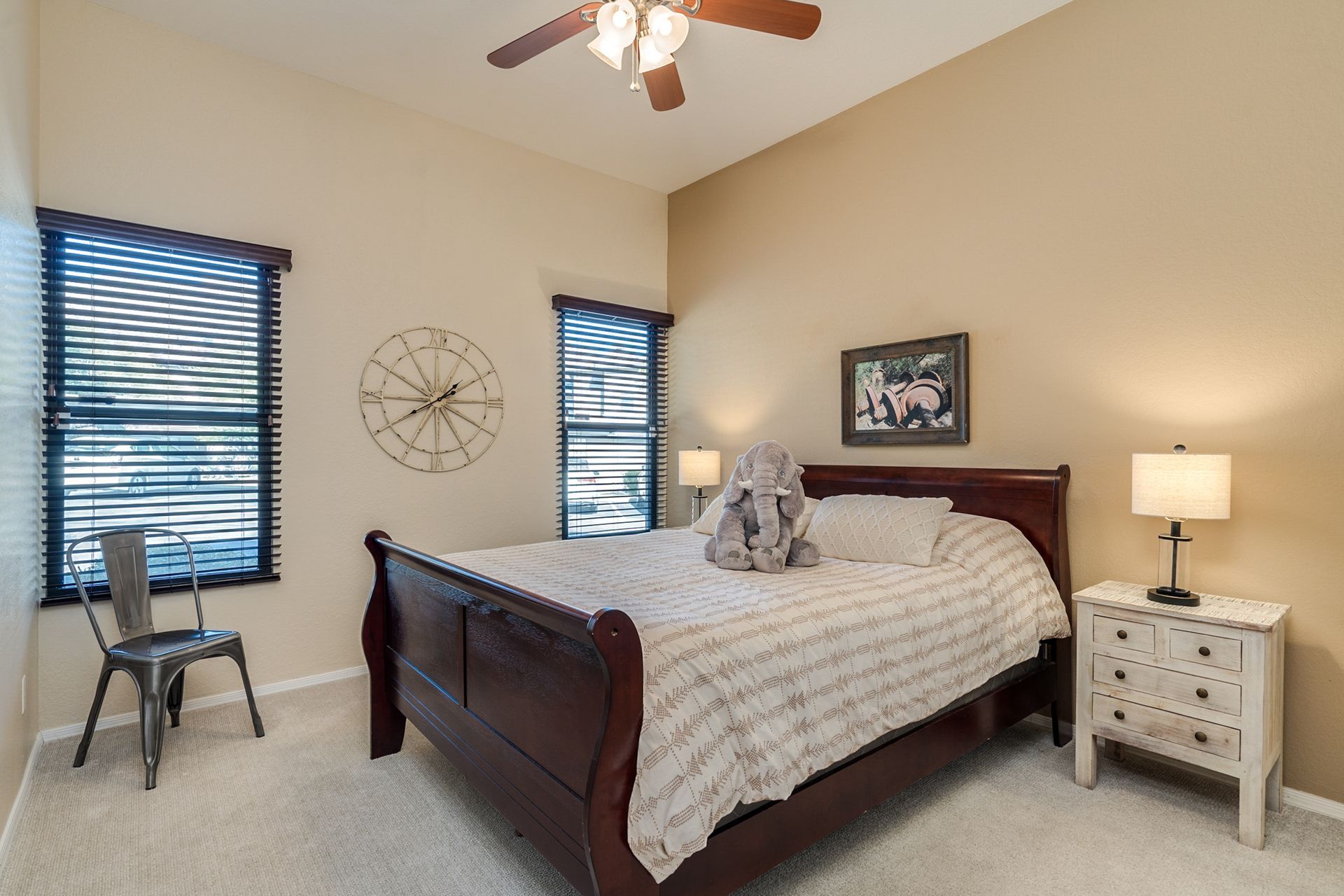 vacation home in Tucson sleeps 6 people