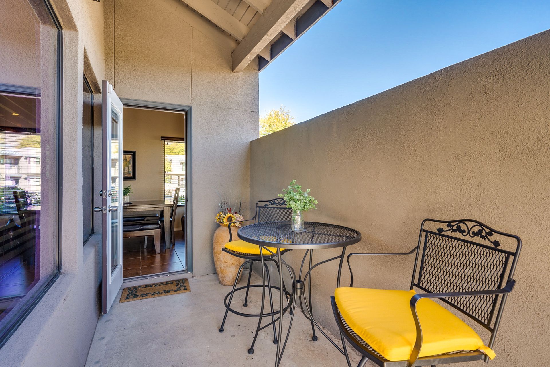 a relaxing patio in the Catalina Foothills