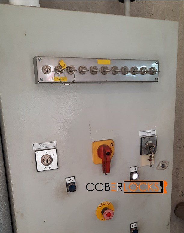 Coberlocks - Il distributore di chiavi permette di gestire la procedura di intervento fra il quadro elettrico e le manovre da effettuare