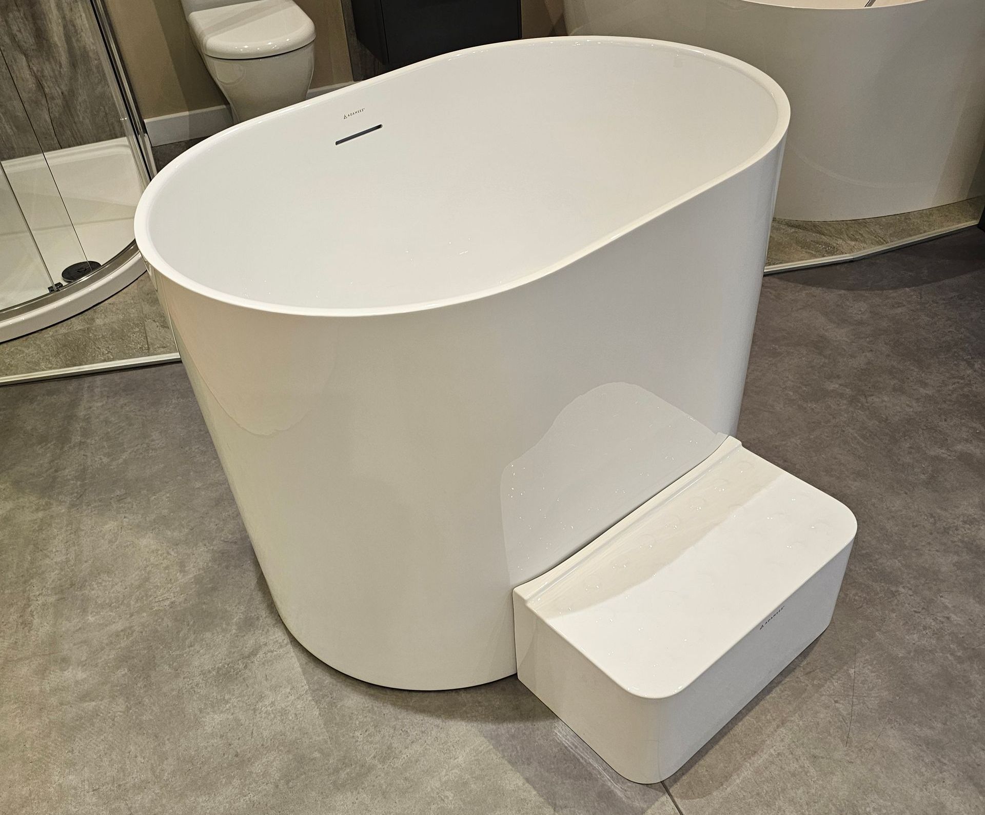 Space Saver Bath