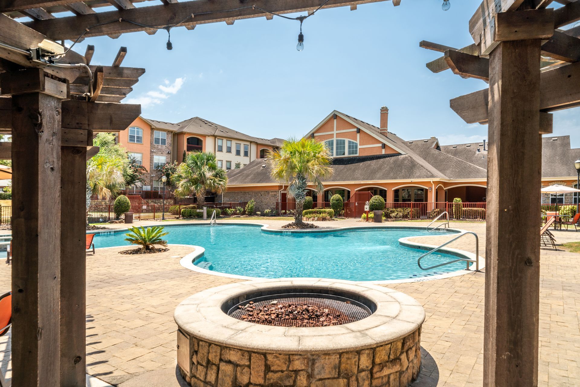 Swimming pool at The Fountains of Conroe in Conroe, TX.