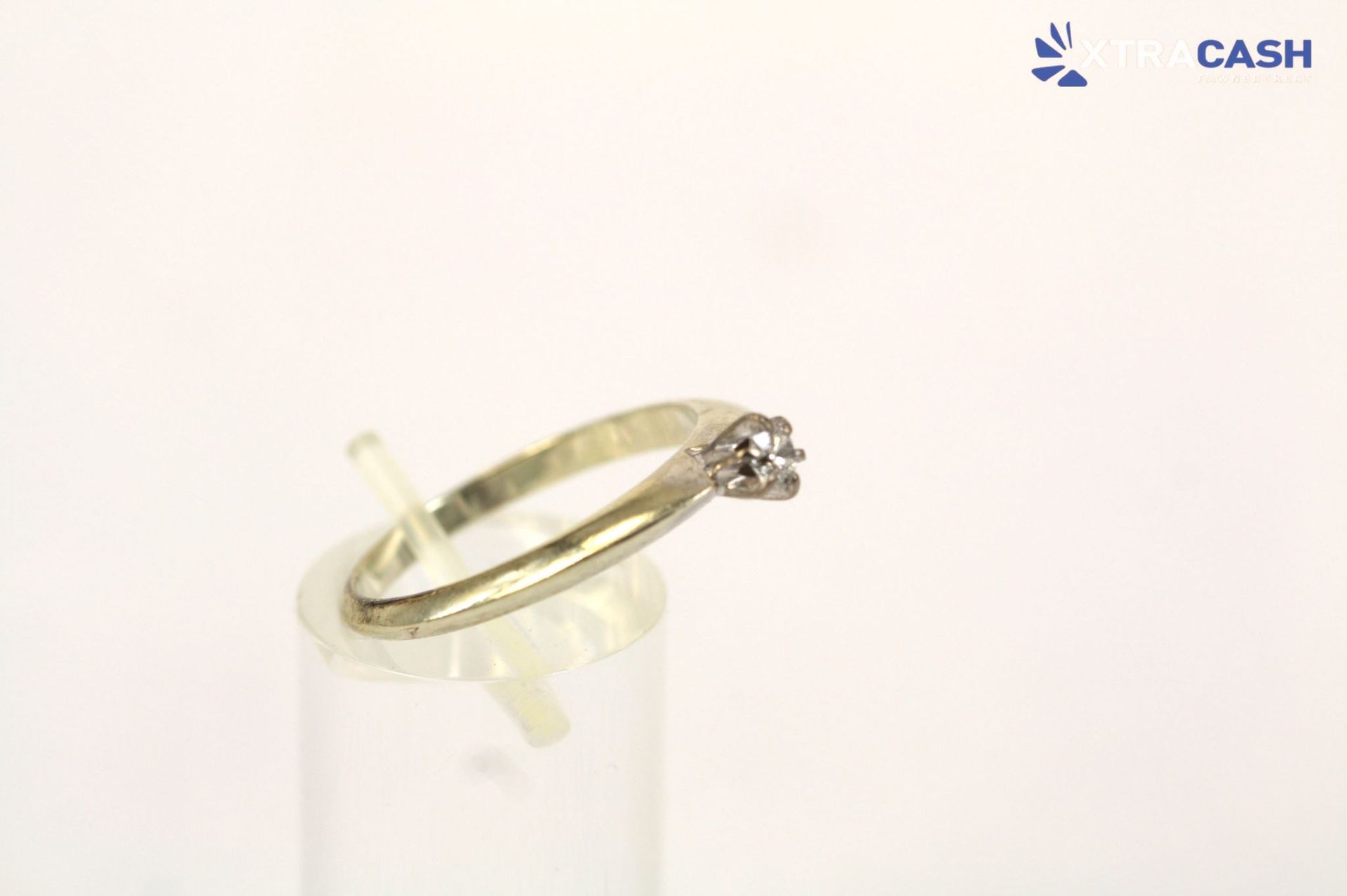 9ct White Gold And Diamond Ring