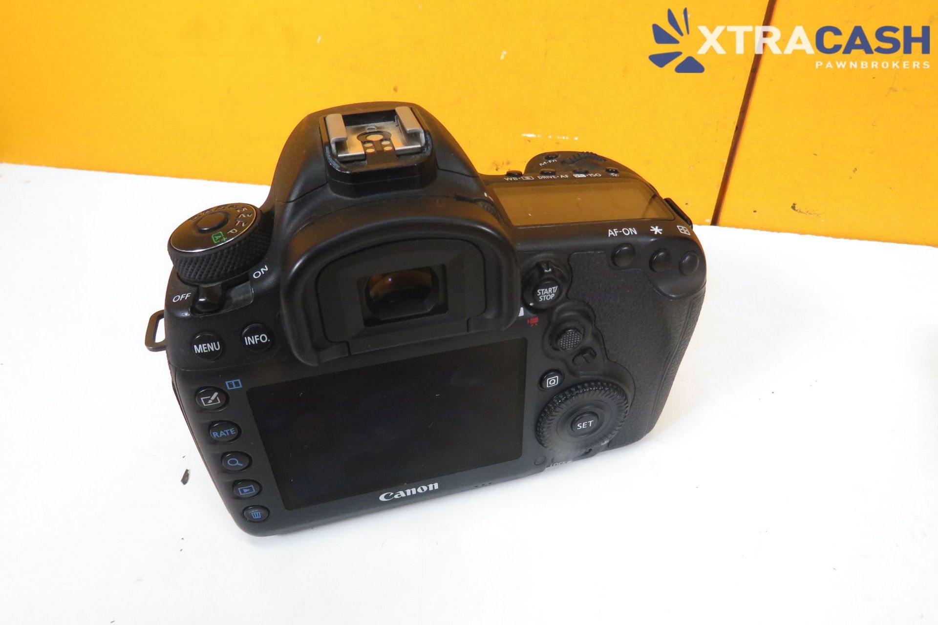 Canon EOS 5D Mark IV Camera with Battery and Charger