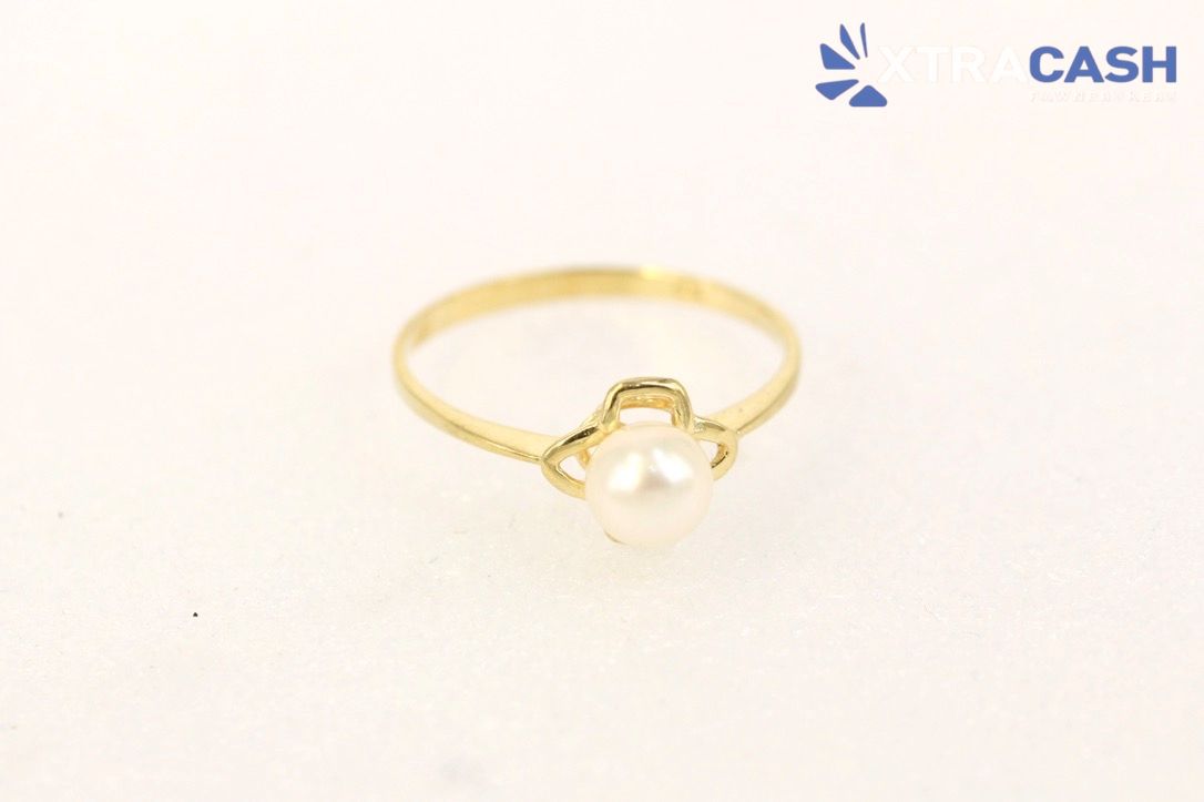 18ct Yellow Gold and Pearl Ring