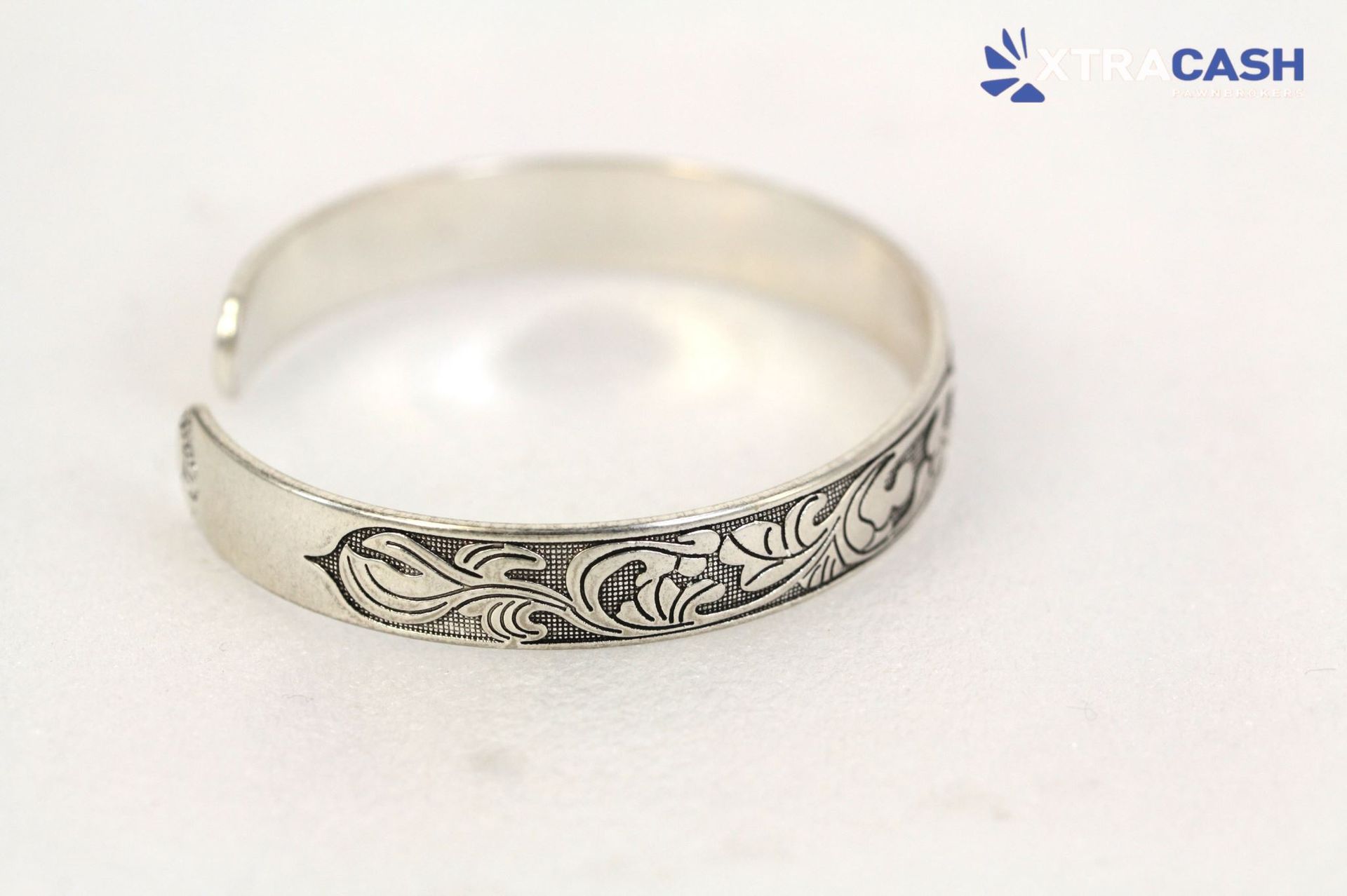 Pure Silver Patterned Bangle