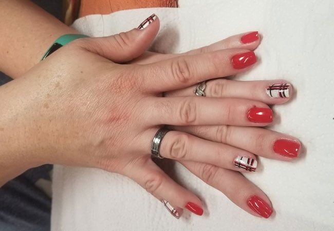 red and black plaid manicure