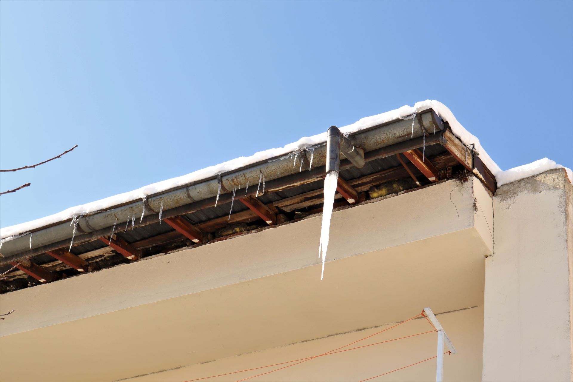 Common winter gutter problems in Denver