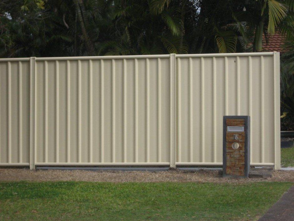 Colorbond Fence — Fencing in Burleigh Heads,  QLD