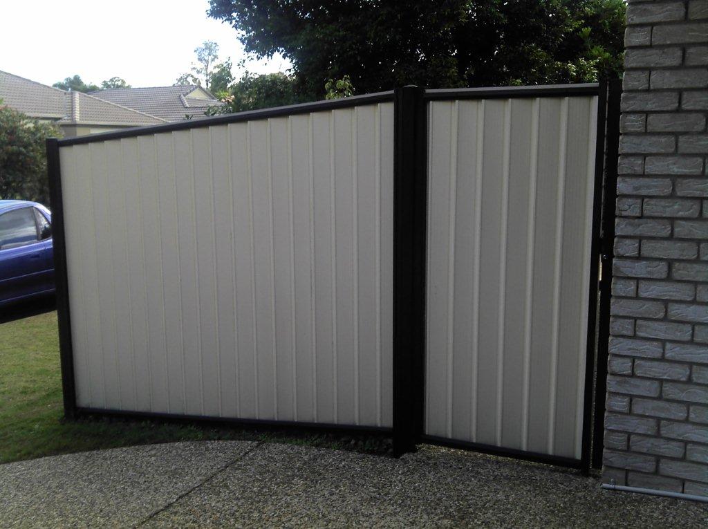 Black & White Gate 4 — Fencing in Burleigh Heads,  QLD