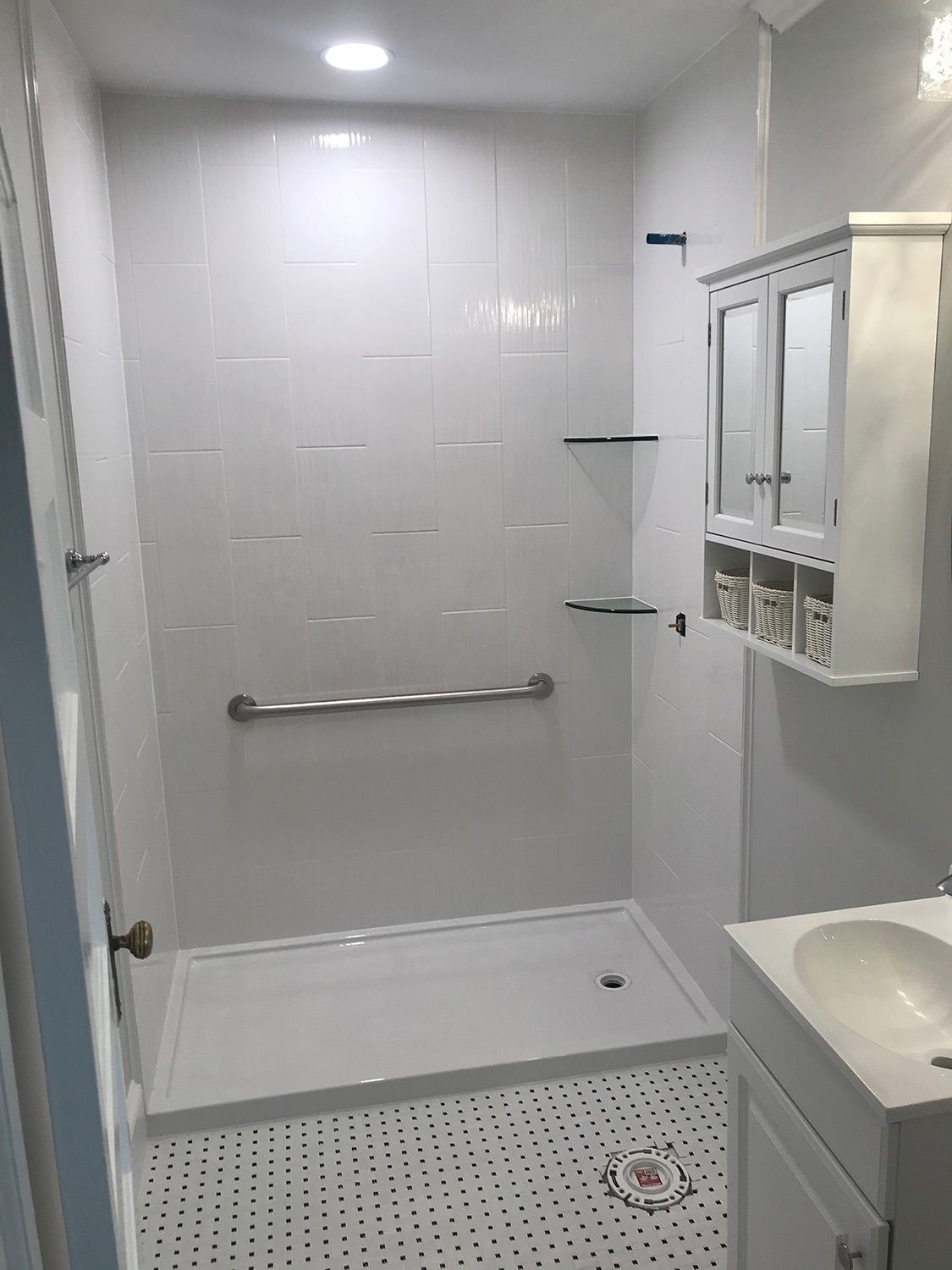 Shower Room with Tiled Walls Shower Room with Tiled Walls