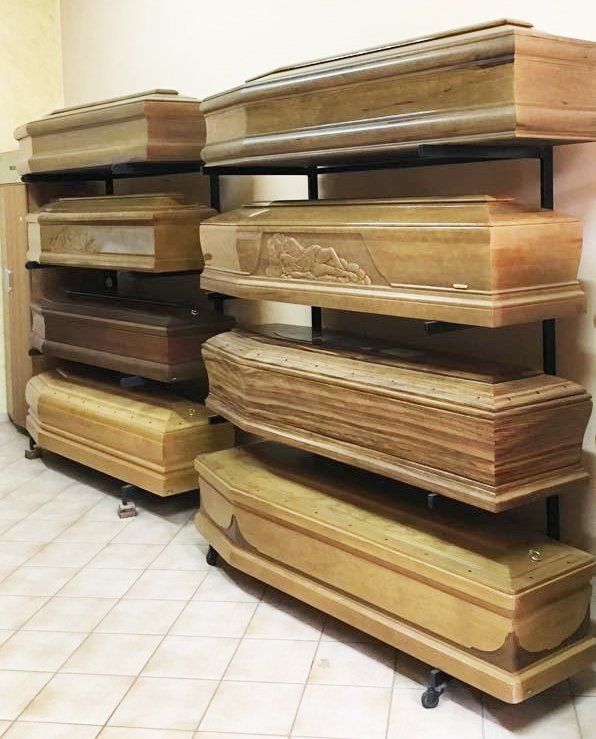 assortimento cofani funebri