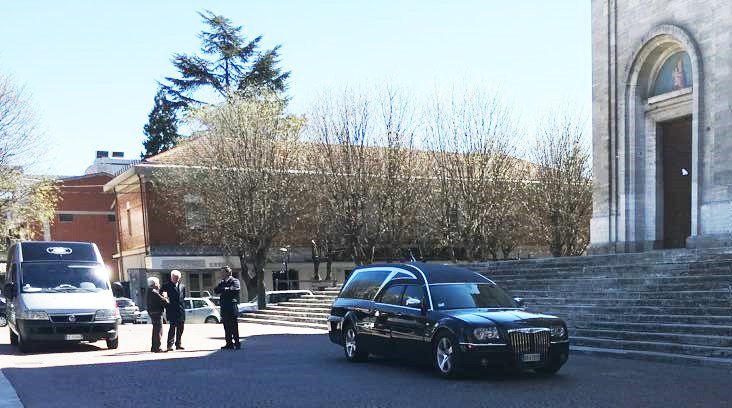 auto funebri