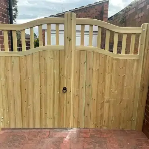 Harrogate Premier Fencing -Yorkshire Timber Gates - Driveway Gates and Garden Gates in Harrogate, Ripon, Wetherby