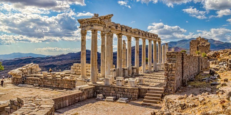 temple of trajan in Pergamo