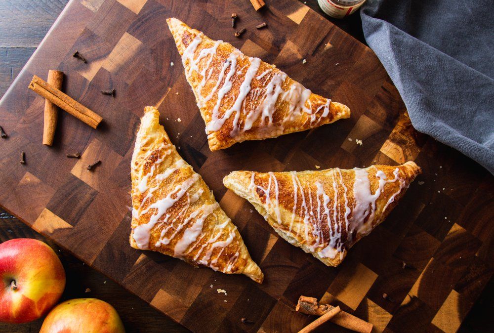 Bake muffins on plates