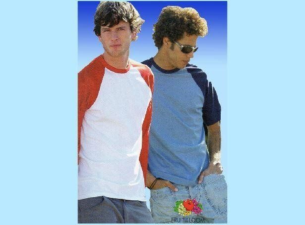 ragazzi con maglie per stampa serigrafica