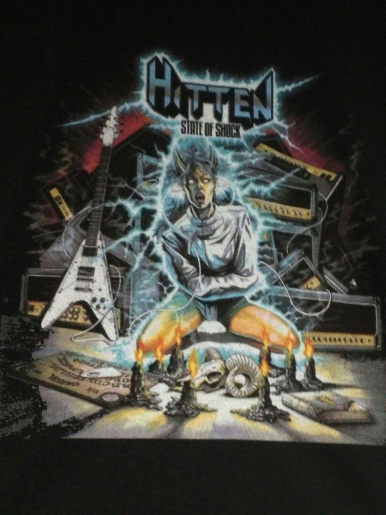 maglia nera con stampa digitale