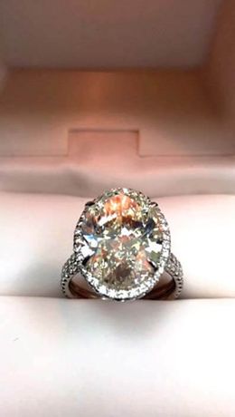 9ct oval diamond ring
