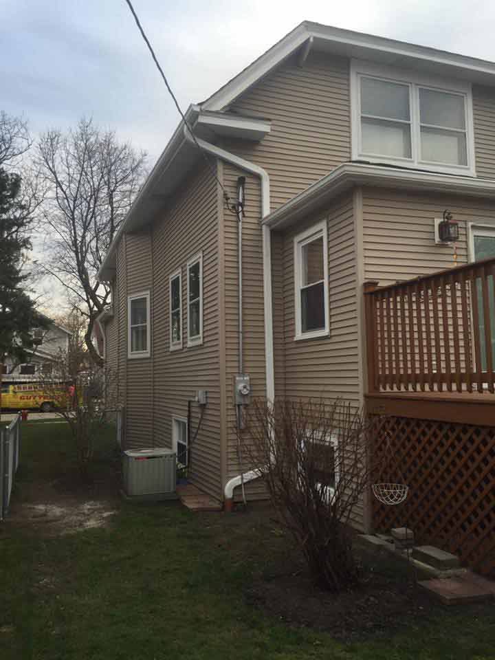 Aluminum K Style House2 — Siding installation in Chicago, IL