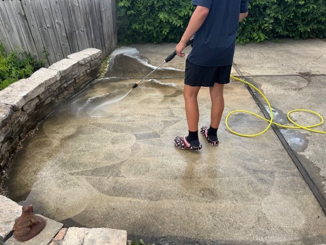 Repairing Gutter and Ajusting — Gutter installation in Chicago, Illinois