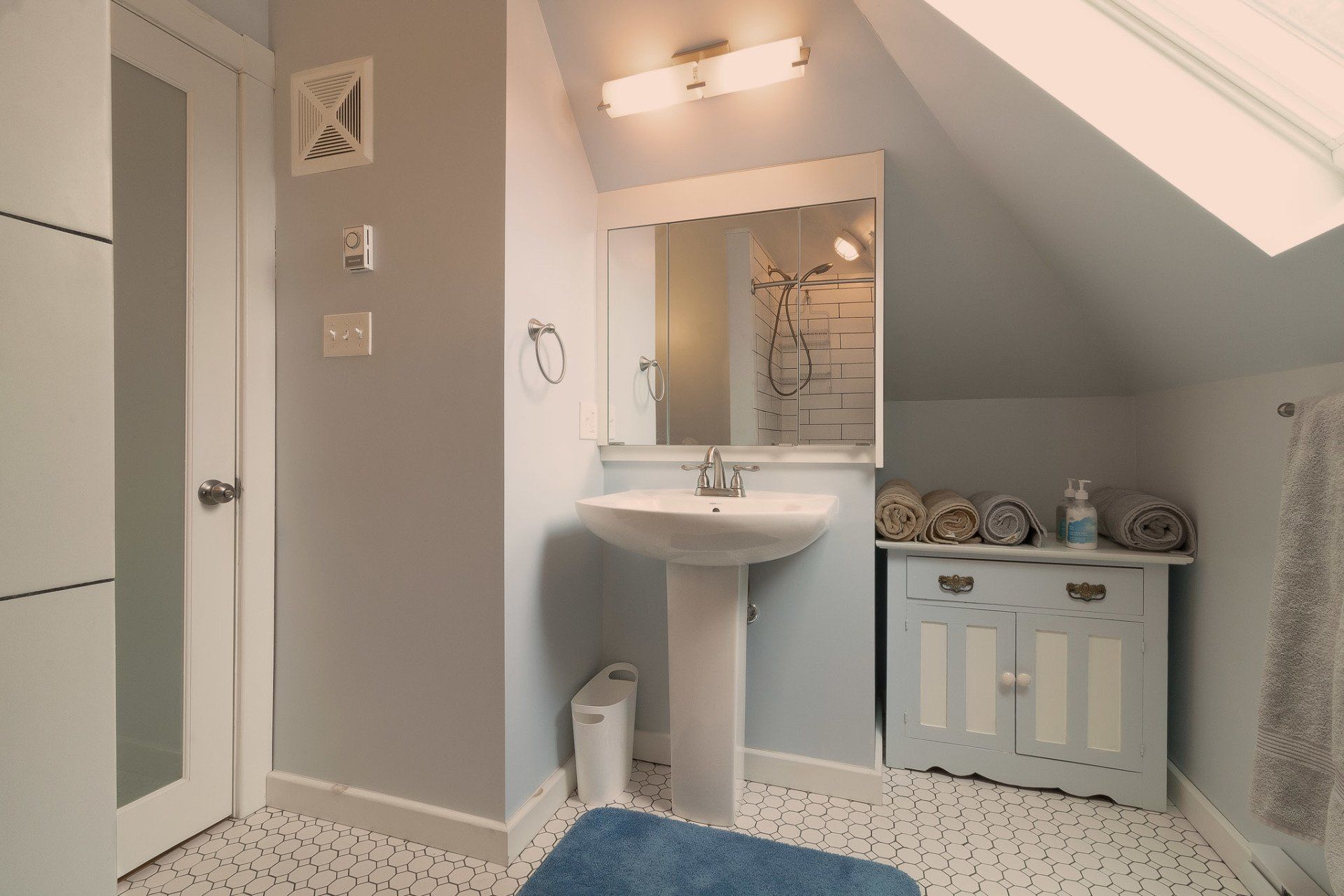 Picture of Bathroom in Many Lunenburg Cottages
