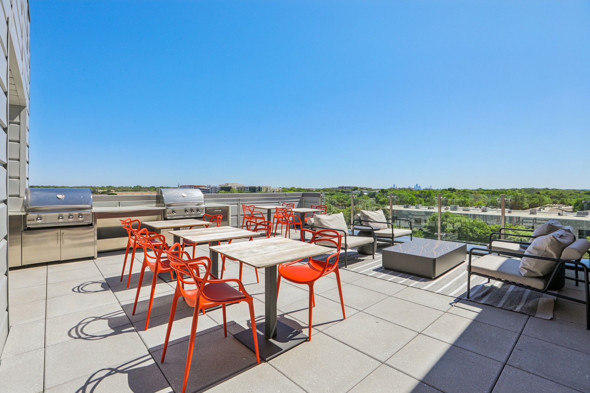 Sky lounge BBQs with a view of the Austin Skyline