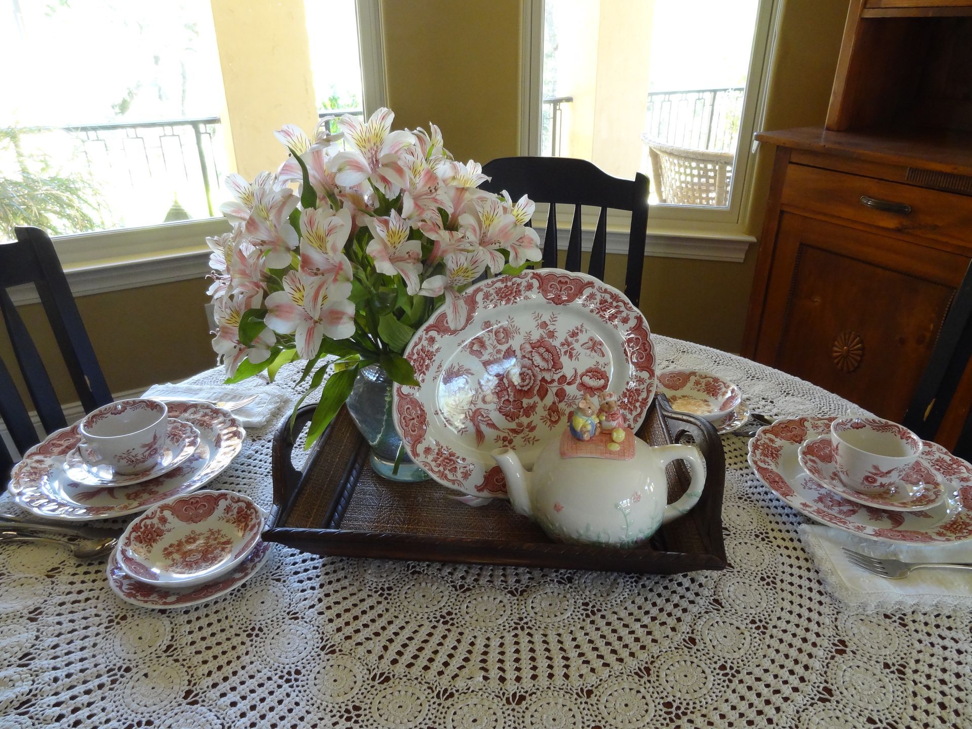 : Beautiful Ridgeway Staffordshire Asiatic Pheasant patterned plate in a gorgeous maroon red.