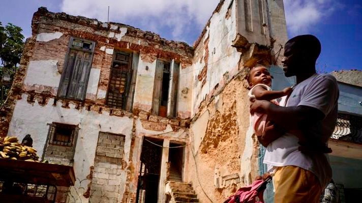 someone looking at app
