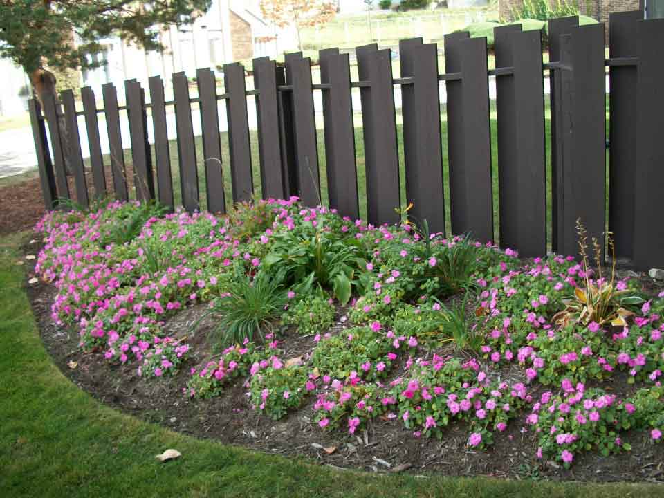 Landscape and Fence - Affordable Rental Apartments in Elgin, IL