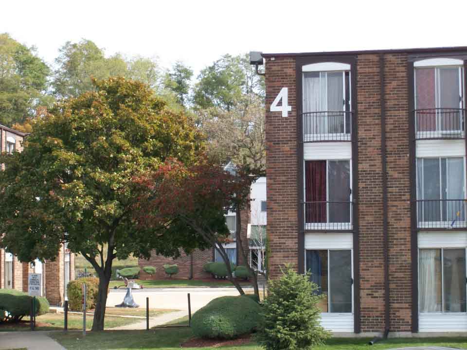 Apartment four - Affordable Rental Apartments in Elgin, IL