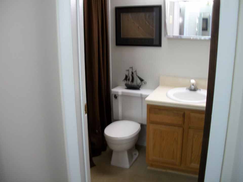 Comfort Room - Affordable Rental Apartments in Elgin, IL