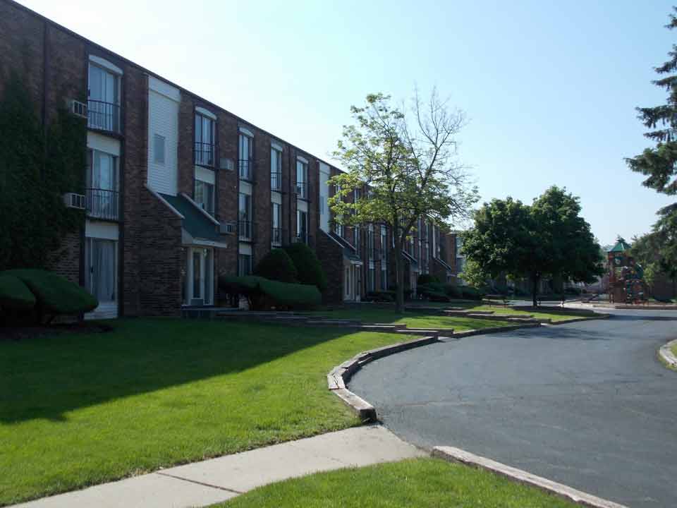 2 - Affordable Rental Apartments in Elgin, IL