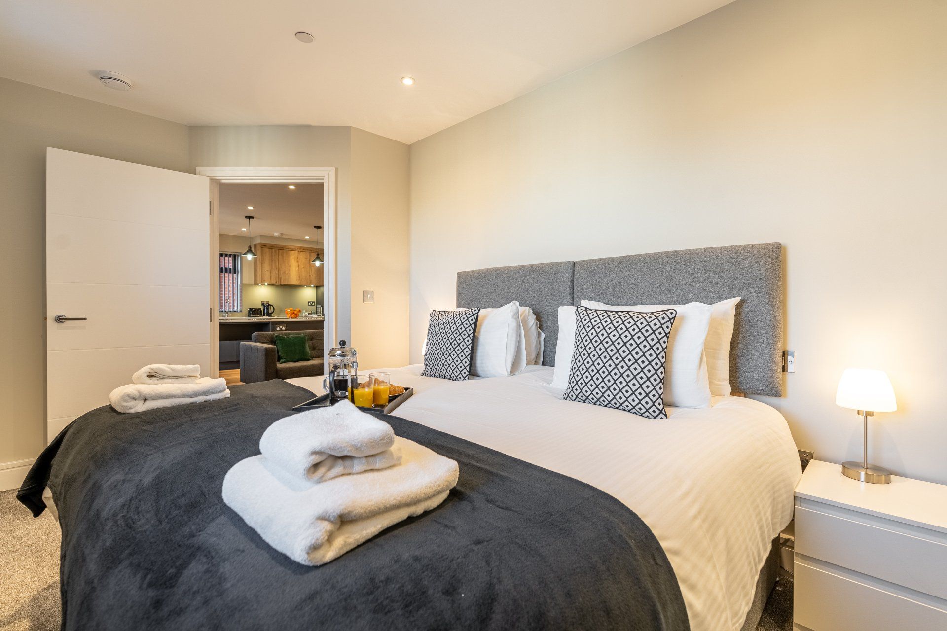 The Faculty Celador serviced apartment in Reading living room