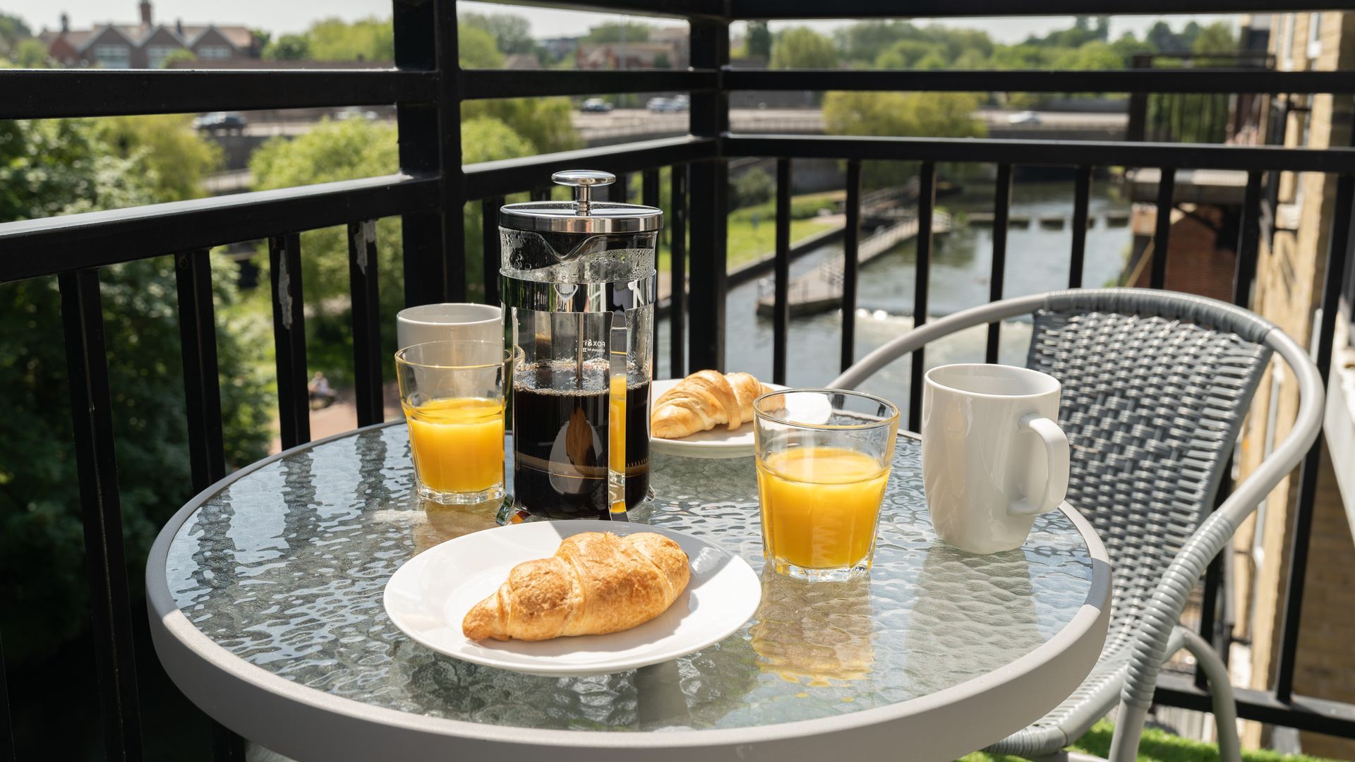 Riverside House Breakfast on Balcony of Serviced Apartment in Reading