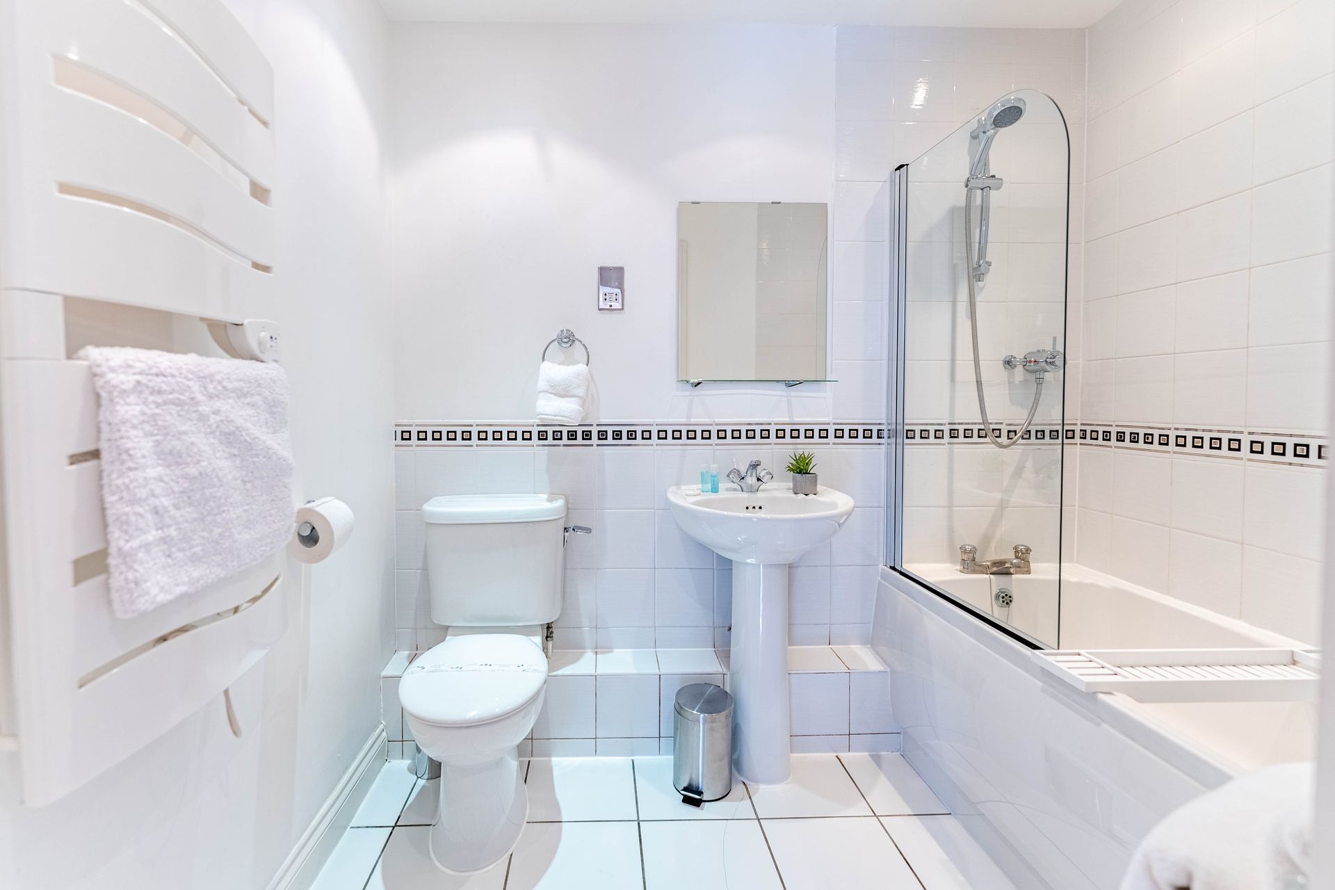 riverside house bathroom celador apartments