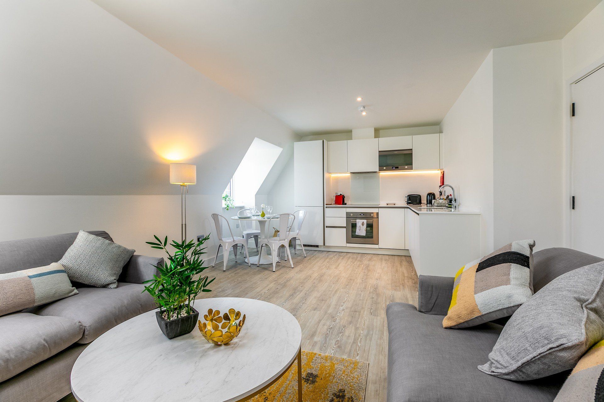 Serviced Apartment in Reading - Living Room