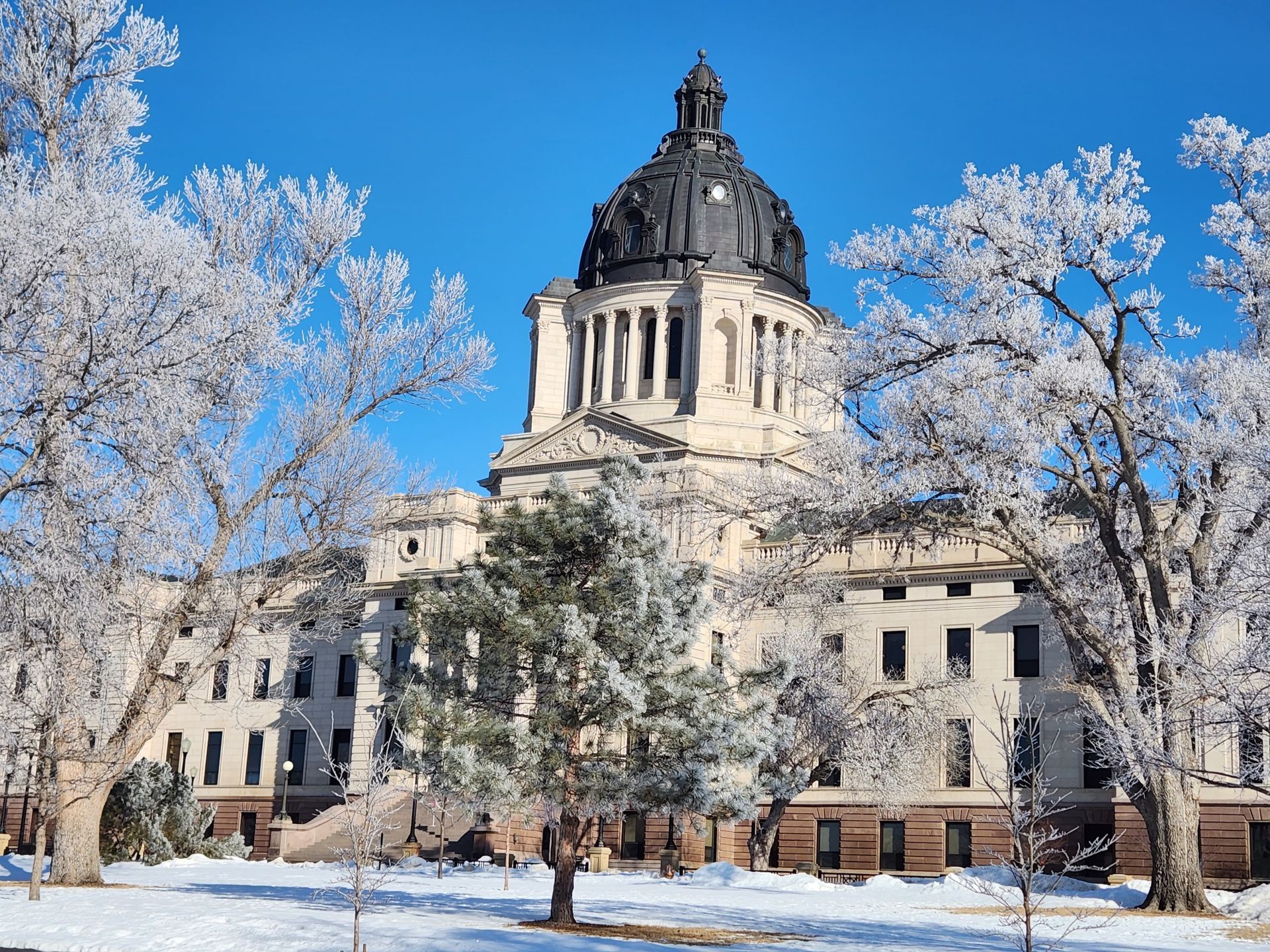 Image of the Capitol building in Pierre South Dakota