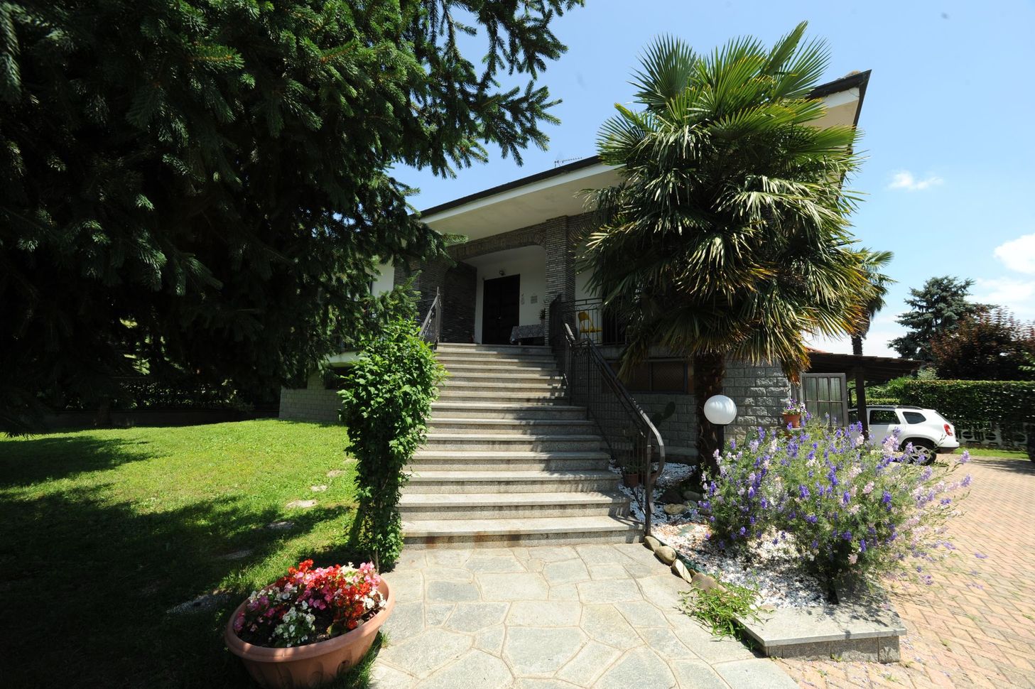 esterni Casa di Gemma residenza per anziani a Torino