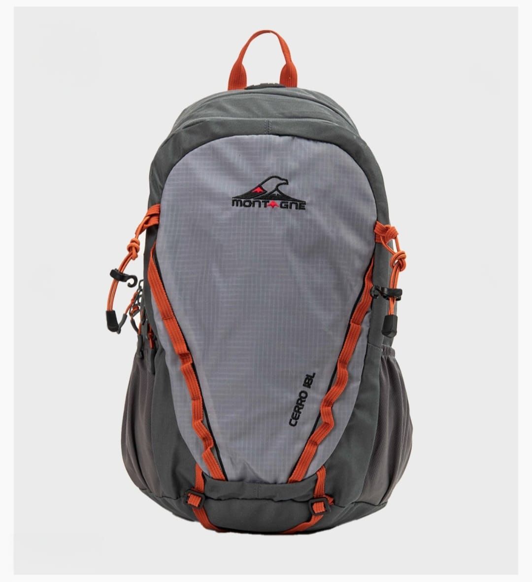 Mochila negra con correas naranjas y un logotipo.