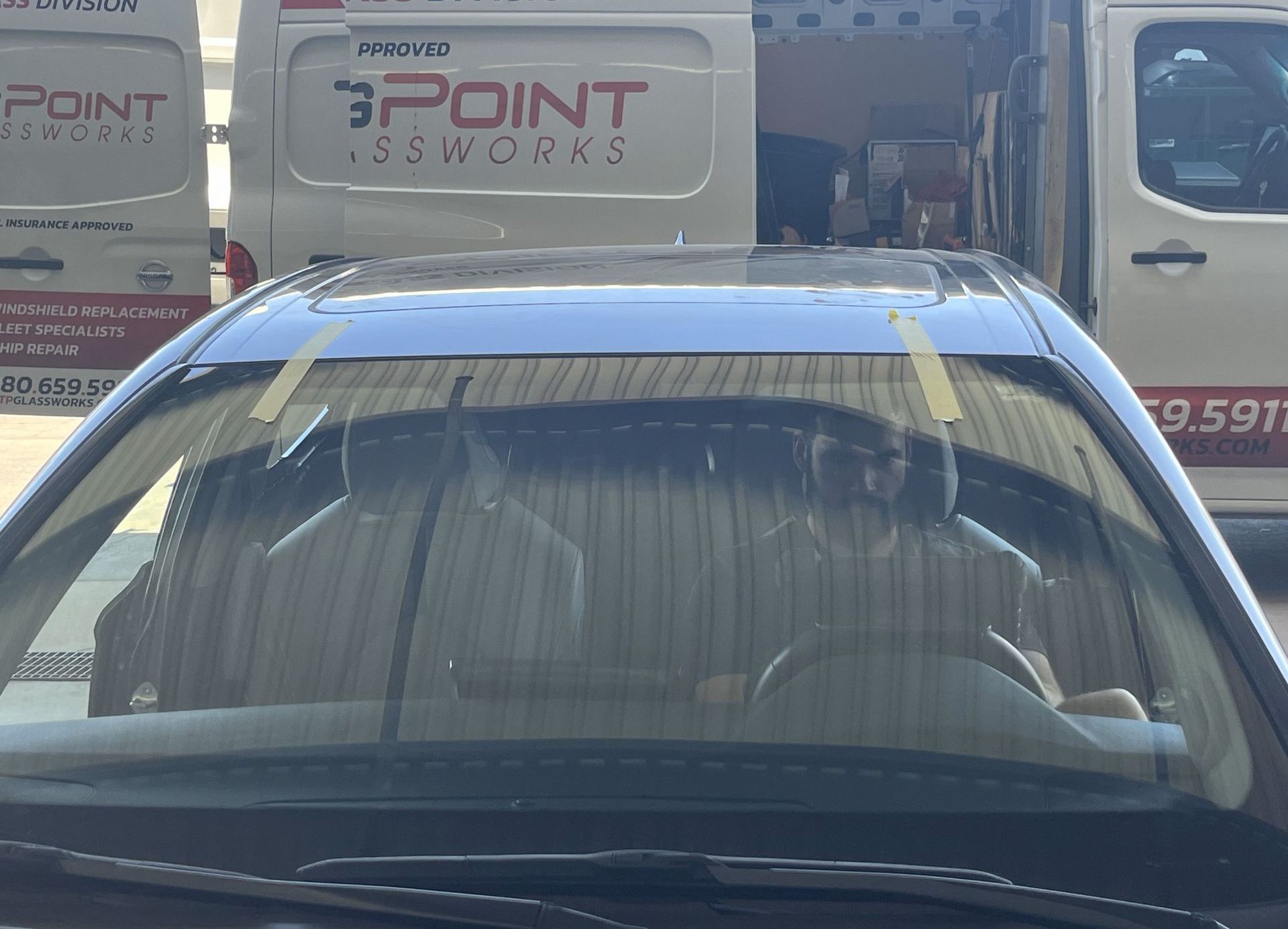 Mobile windshield replacement in Phoenix Valley, AZ Mobile windshield replacement in Phoenix Valley, AZ