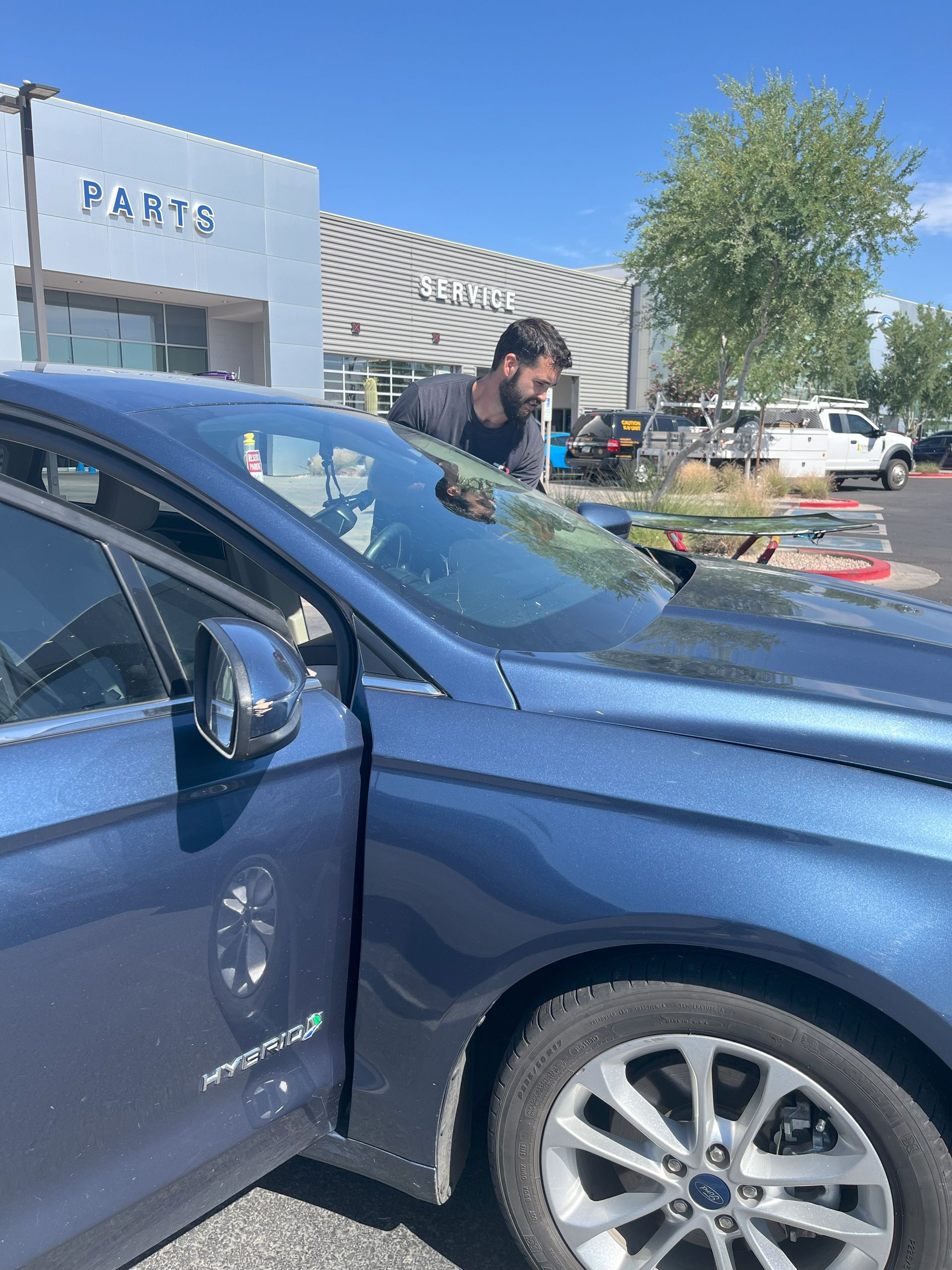 Windshield wiper blade installation in Mesa, AZ Windshield wiper blade installation in Mesa, AZ